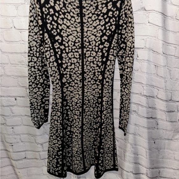 Victoria’s Secret Leopard Animal Print Sweater Dresss Sz Small Crew Neck Midi - Picture 3 of 4